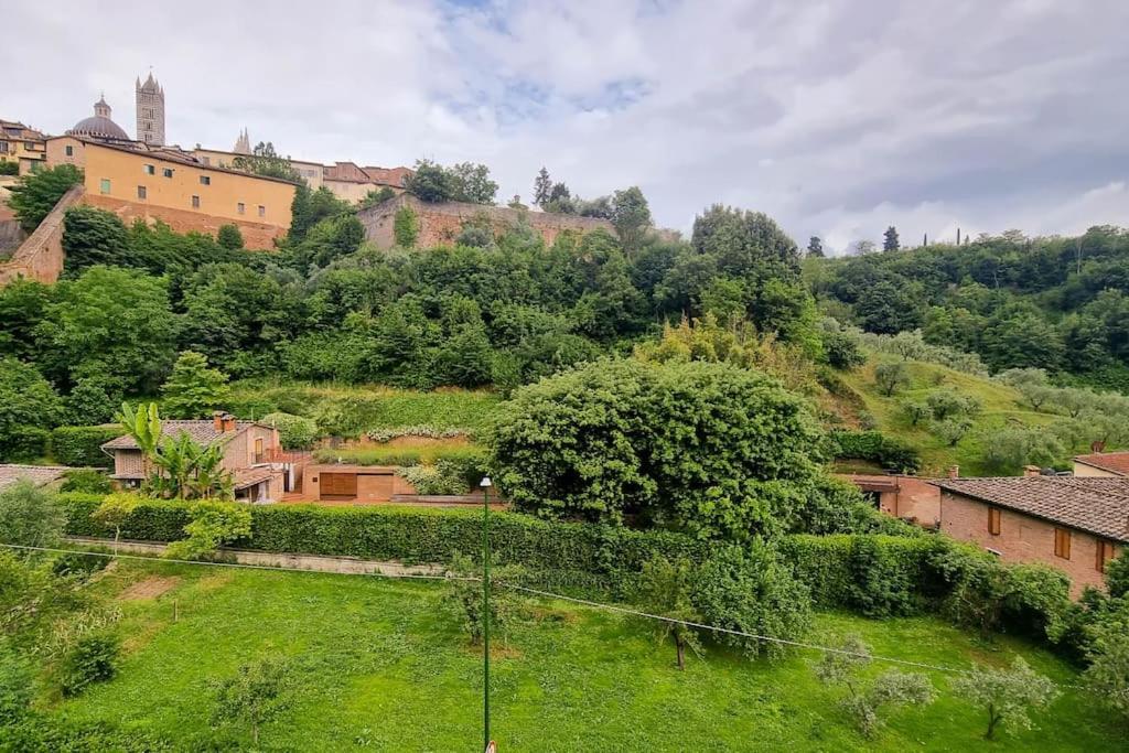 Casa Duccio Alle Mura Della Citta Siena Luaran gambar